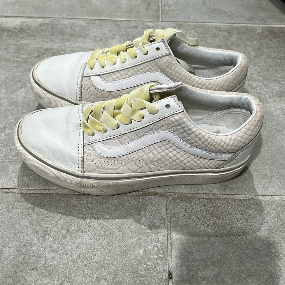 Vans platform - Picture 1 of 3